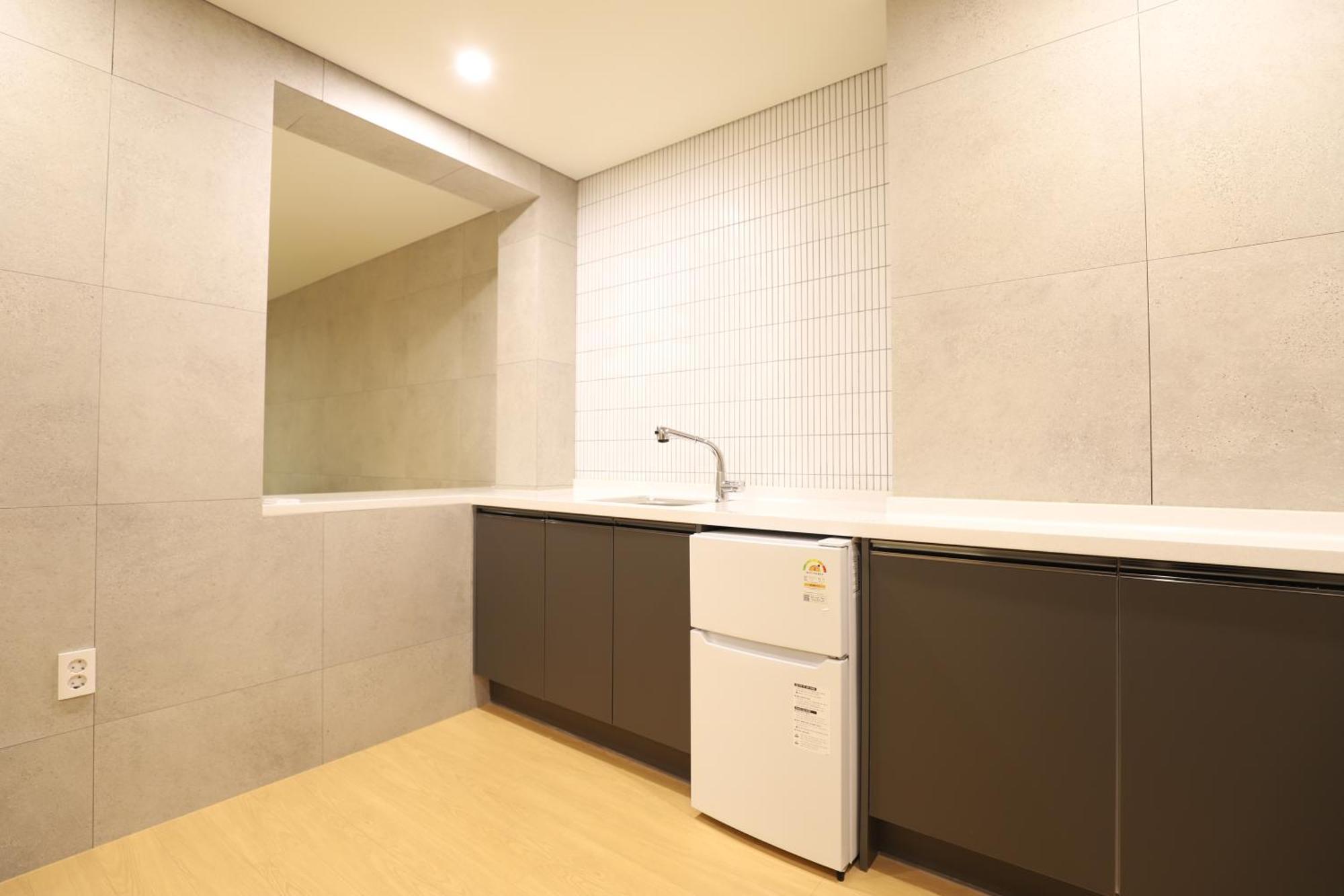 Hotel Intro Busan Bagian luar foto